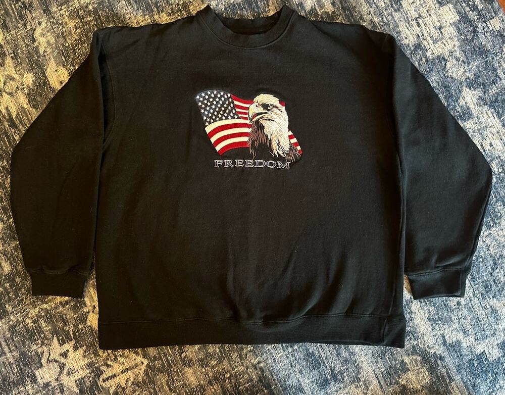 Vintage Y2K 2000s Embroidery Freedom Sweatshirt Bald Eagle America USA Flag L